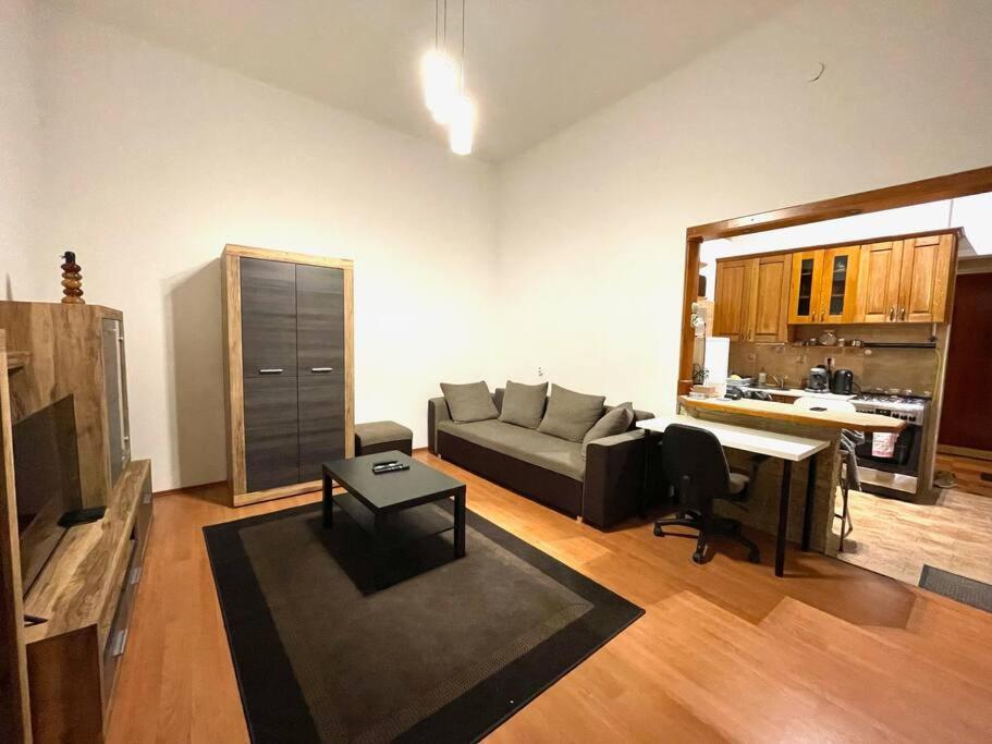 Csengery Apartment Budapest Esterno foto